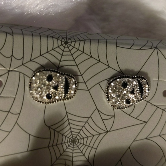 NWOT Halloween Black Cat Brooch With Bejeweled Skull Stud Earrings - Picture 5 of 12